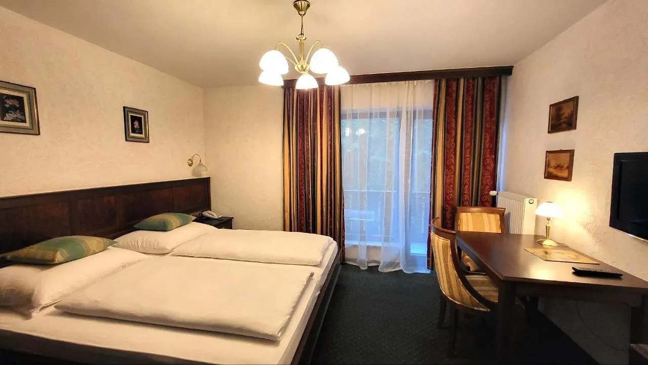 Hotel-Restaurant Batzenhaeusl Innsbruck 4*,  Austria